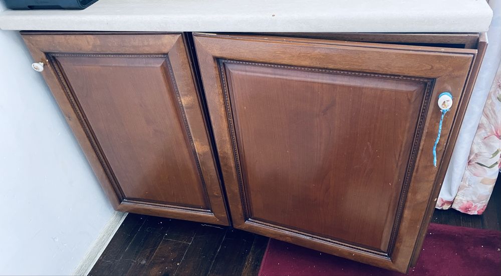 Кухонный гарнитур дерево срочно