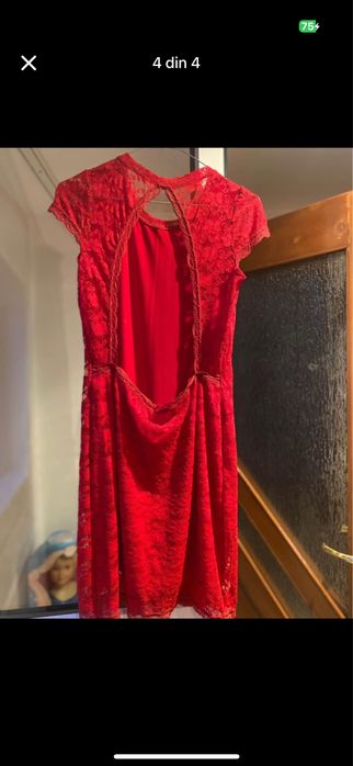 Rochie rosie dantela