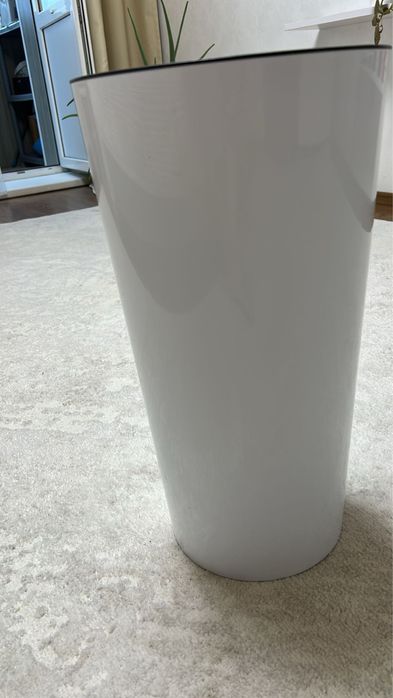 Продам кашпо напольное