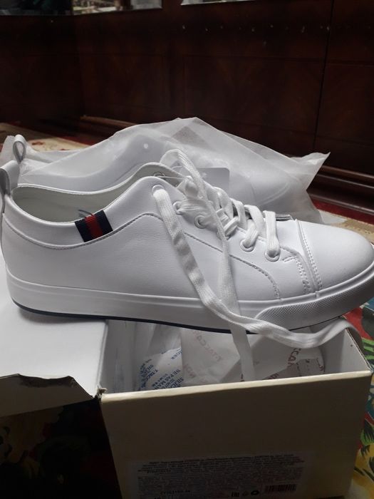 Продам кросы T.TACCARDI