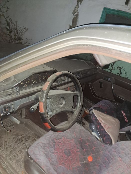 Мерседес 124, 2.3обьем