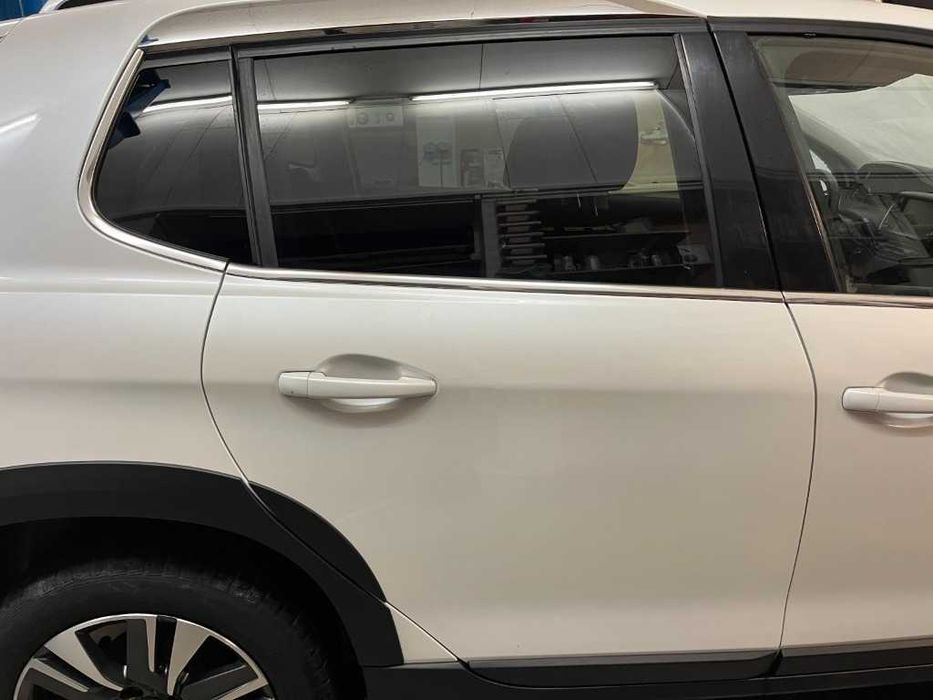 Двигател 1.5 HDI YH01 DV5RD Врати Кожен салон Навигация Peugeot Пежо 208 2008
