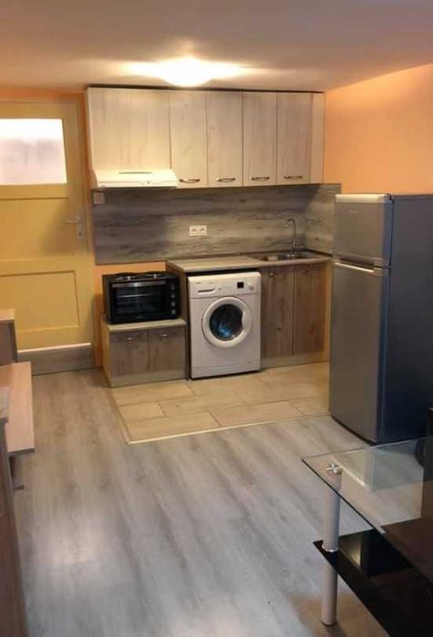 Дава се под наем Двустаен апартамент в Пловдив, Коматево - 65 кв.м за 204 € - Снимка #1