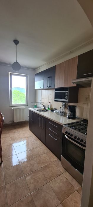 Inchiriez apartament cu 2 camere