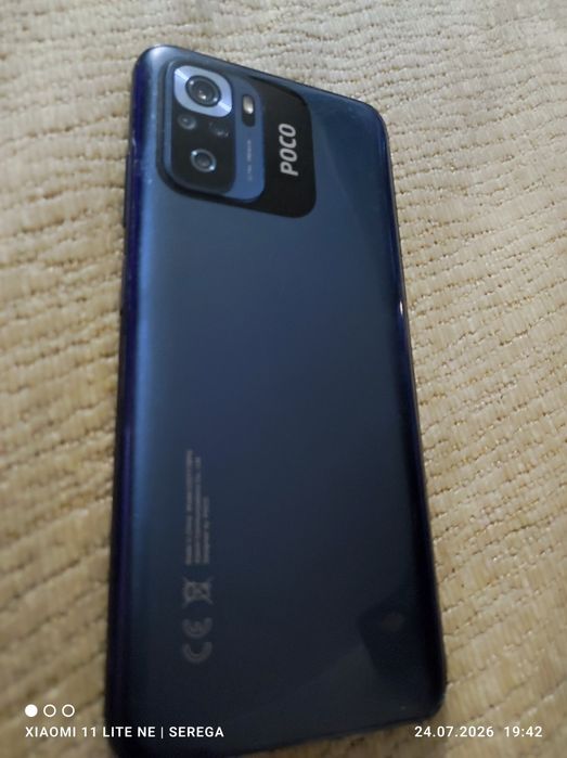 Продам телефон poco
