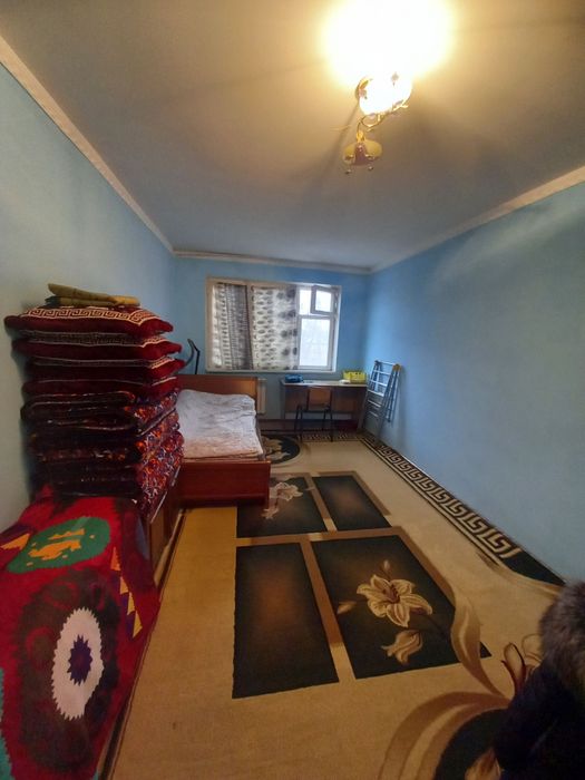 Срочно продается 3х ком кв в Чирчике 2 мкн 4 этаж рядом канечка