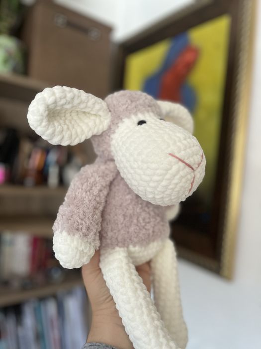 Плетена играчка овца