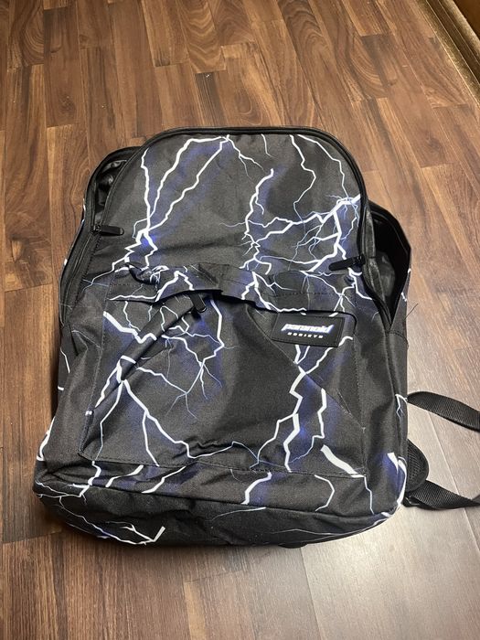 Чисто нова раница