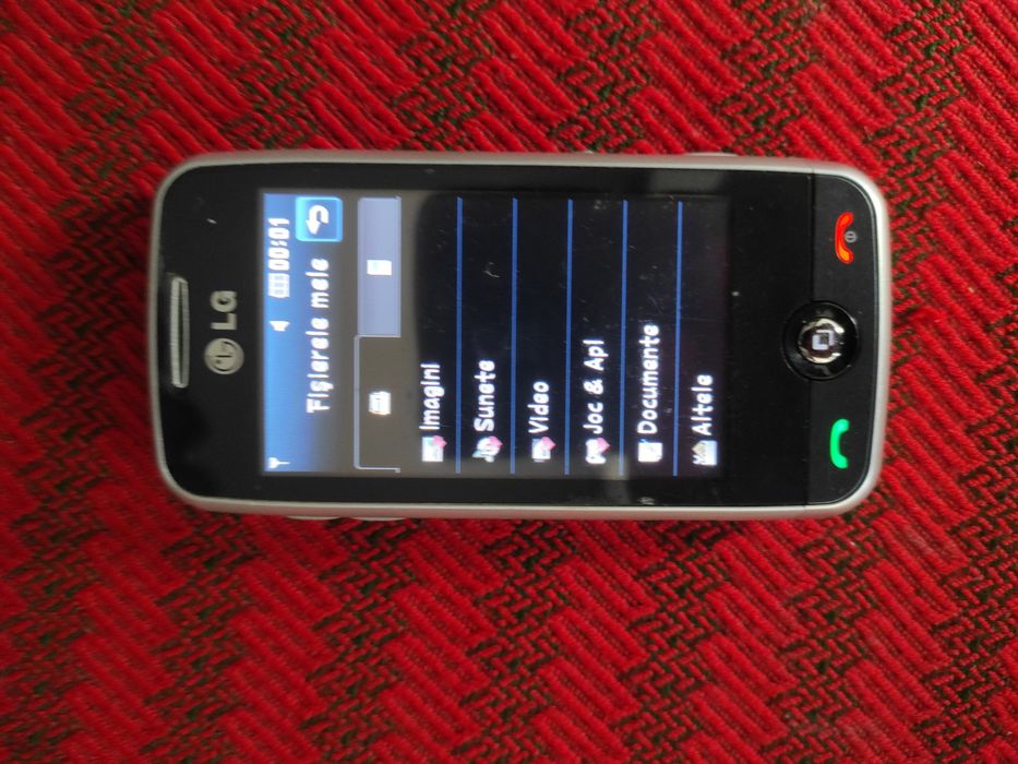 Telefon LG cu touchscreen și cameră, carcasa aluminiu