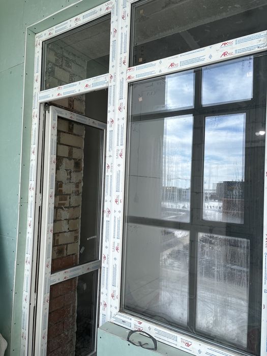 Продам окно и дверь для выхода в лоджия