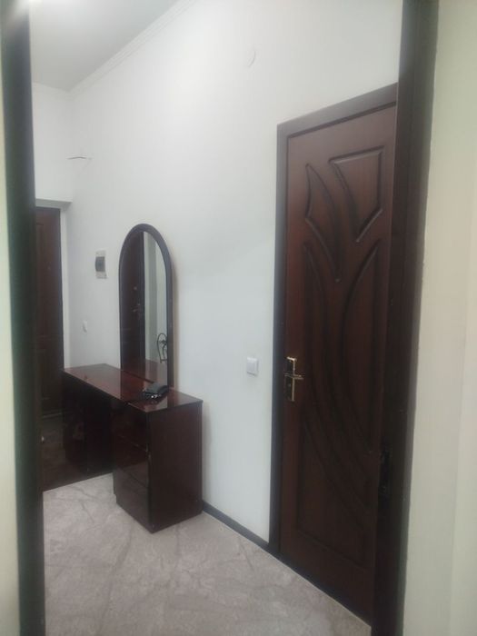 Sergeli 5 bekat yaqinida 2 xonali kvartira ijaraga beriladi srochna