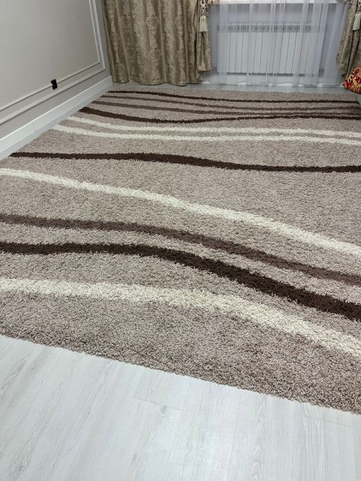 Продам ковер в отличном состояние