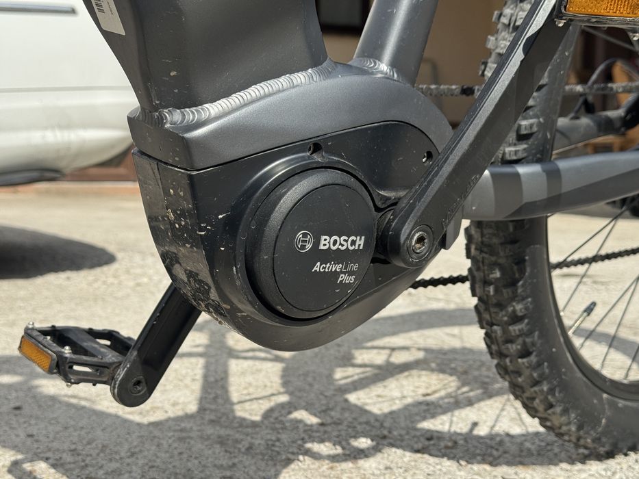 Bicicleta electrica cu motor si baterie Bosch