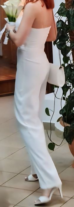 Salopetă albă elegantă