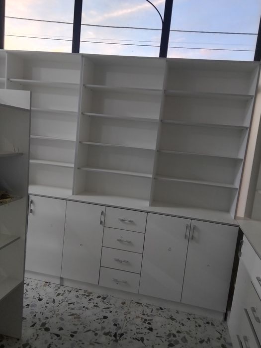 Продаю срочно шкаф