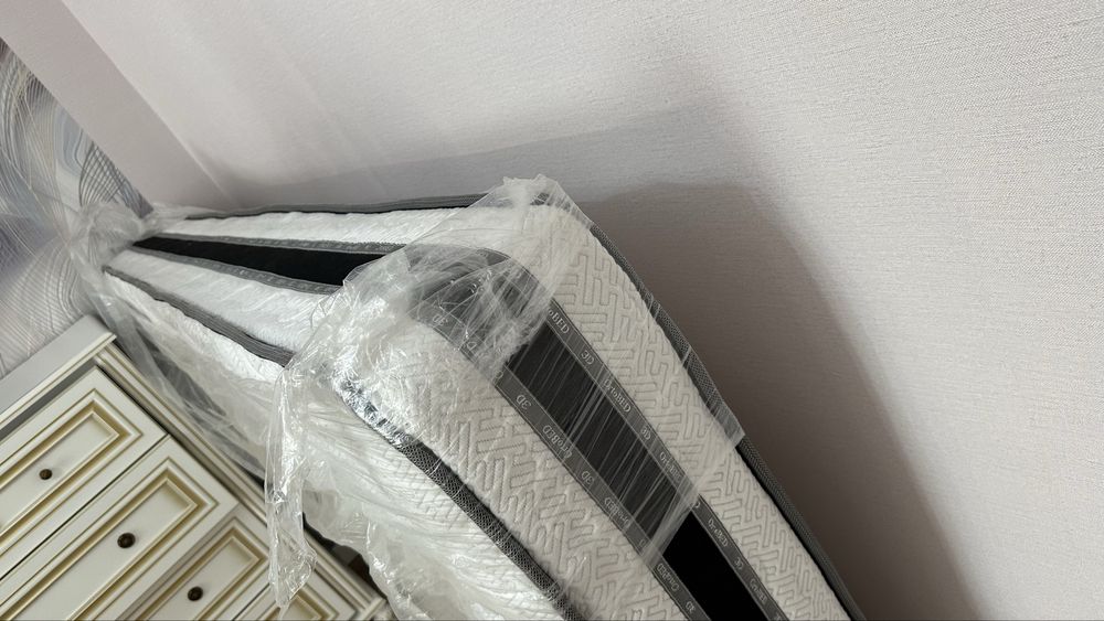 Кровать с ортопедическим матрасом