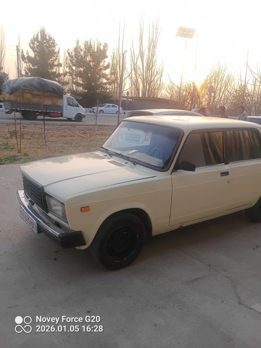 Jiguli 2107 sotiladi xolati yaxshi