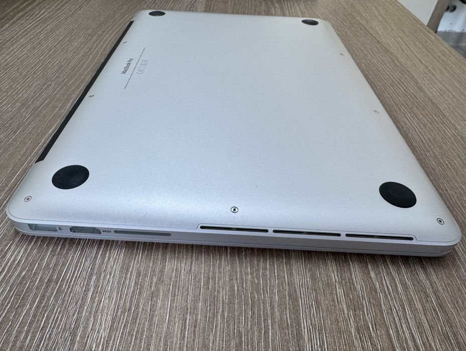 MacBook pro 13inch  early 2015