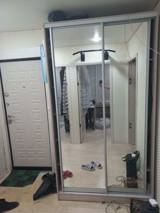 Продаеться шкаф для прихожие