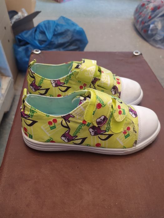 Продам детскии обувь.