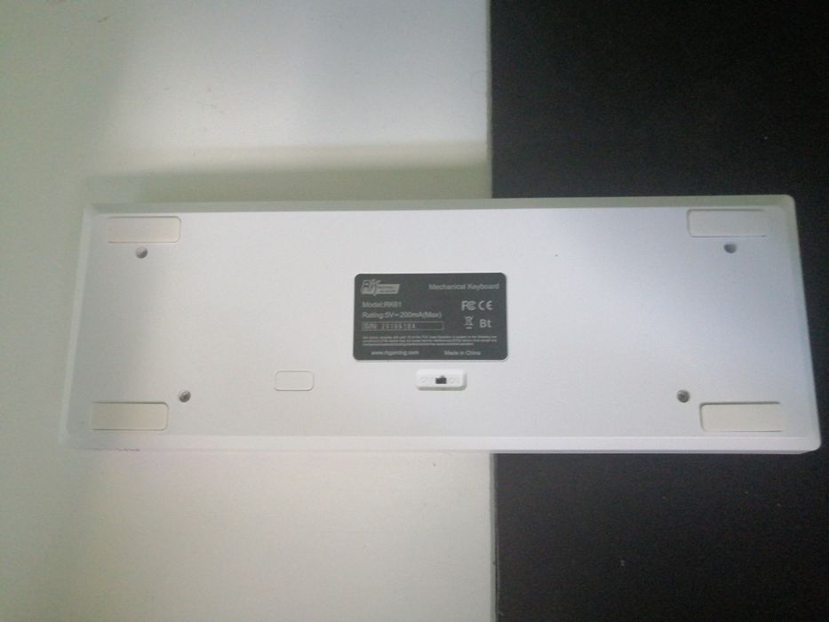 vand tastatura mecanica rk61