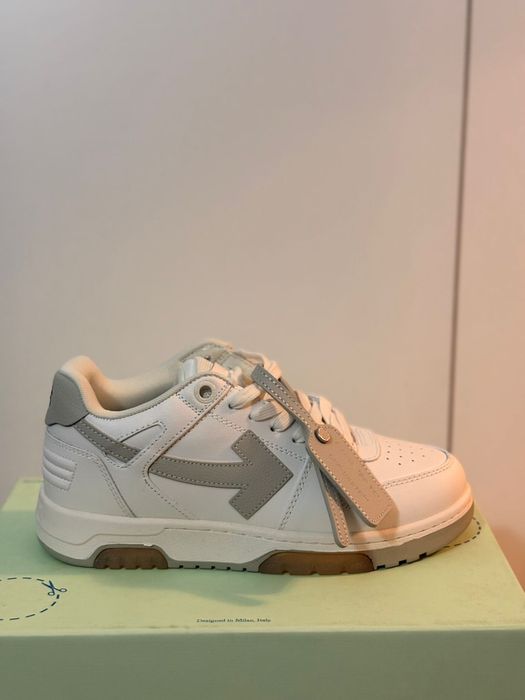 Sneakers off white  adidasi