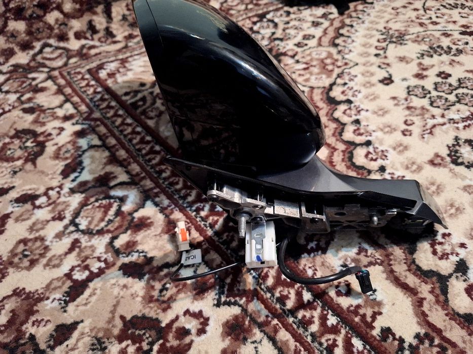 CHANGAN UNI-Z MODELI chap bokovoy oynasi sotiladi.narxi 200$.