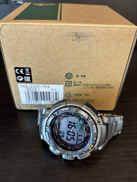 Ceas CASIO  solar term alti busola