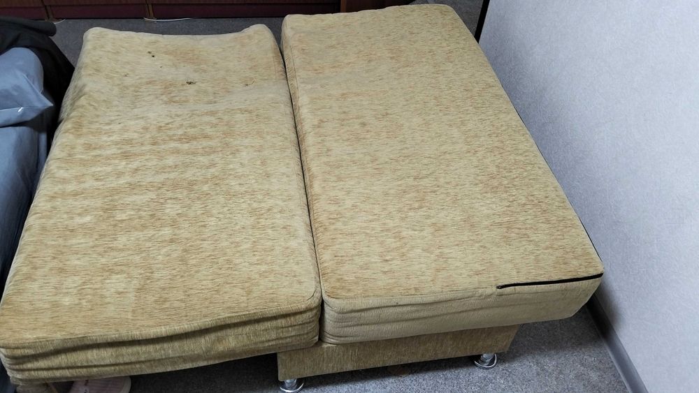Диван б/у раскладной.