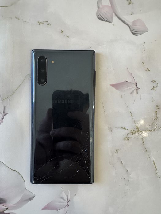Продам Samsung Note 10
