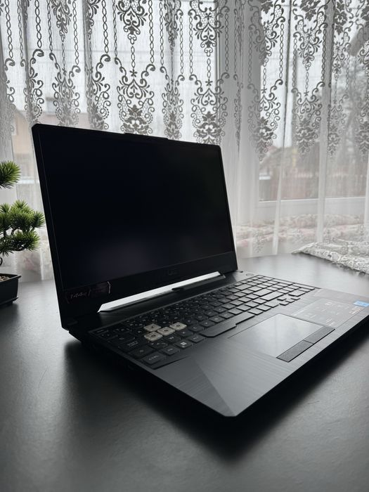 Asus TUF gaming F15, i5 11th gen, 16gb ram, RTX 3050 4GB GDDR6, 144hz.