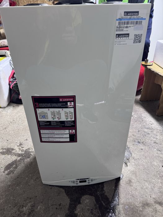 Centrala Ariston hs Premium 30 DEFECTA