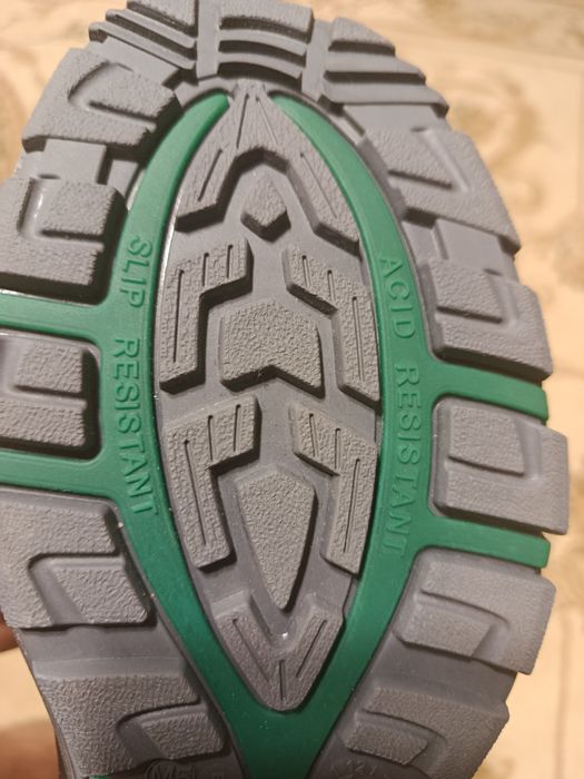 Продам полуботинки