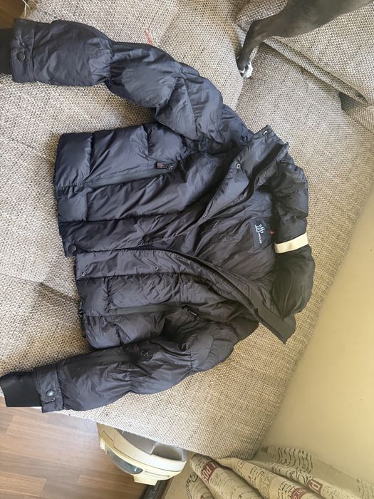 Продавам Яке на Монклер, Бершка, Pull and Bear