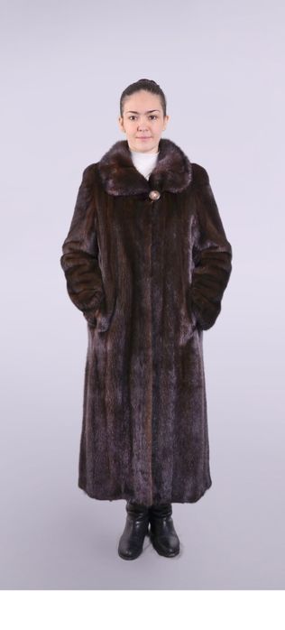 Шуба в отличном состоянии норка коричневая