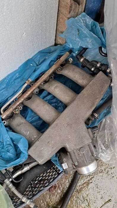 Galerie injectoare scrumiera baie ulei audi a4 b7 1.8 turbo 163 cp