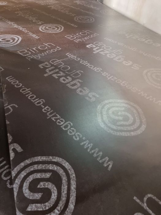 Фанера Финская 1500×3000×18мм Ламинированная