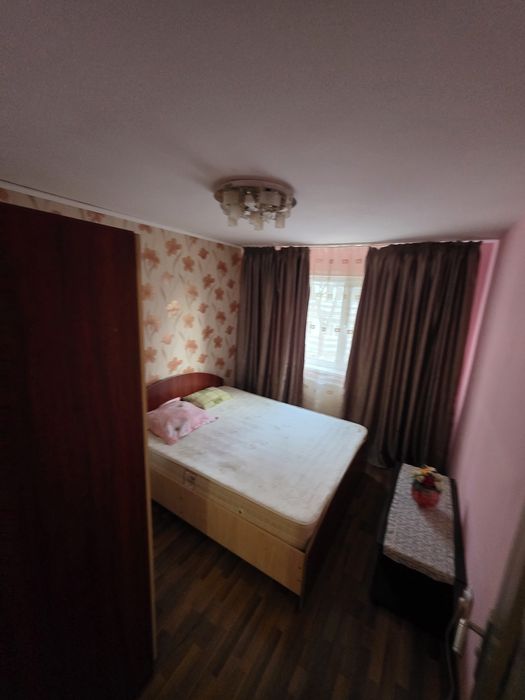 Vând apartament 2 camere semidecomandat etaj 1