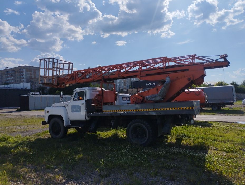 Продам автовышку.