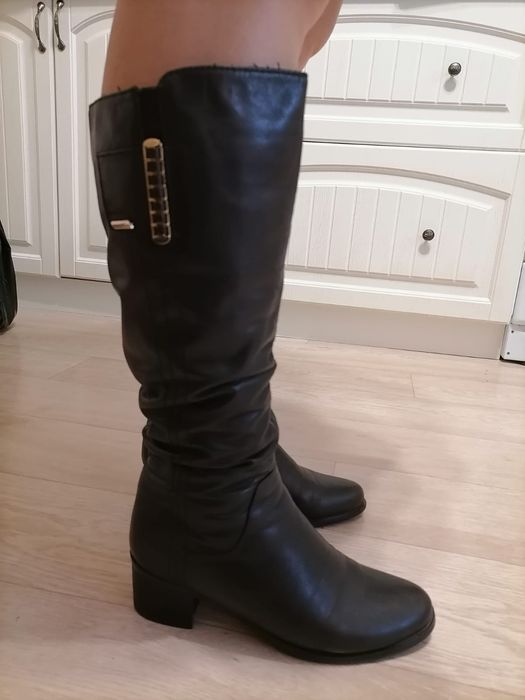 Продам зимние кожаные сапоги