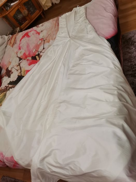 Продавам булчинска рокля