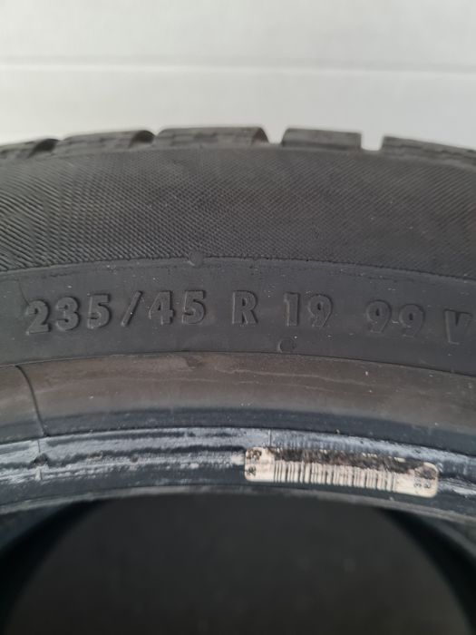 Зимни гуми 2 броя CONTINENTAL WinterContact TS830P 235 45 R19 дот 0415