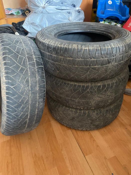 Продам шины на 17