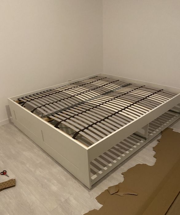Pat cu depozitare si saltea 180x200