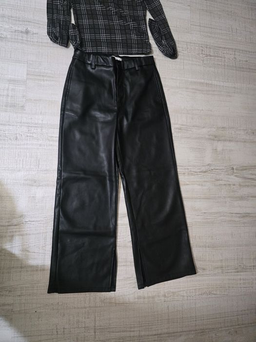 Pantaloni  piele ecologica achiziționați de la reserved