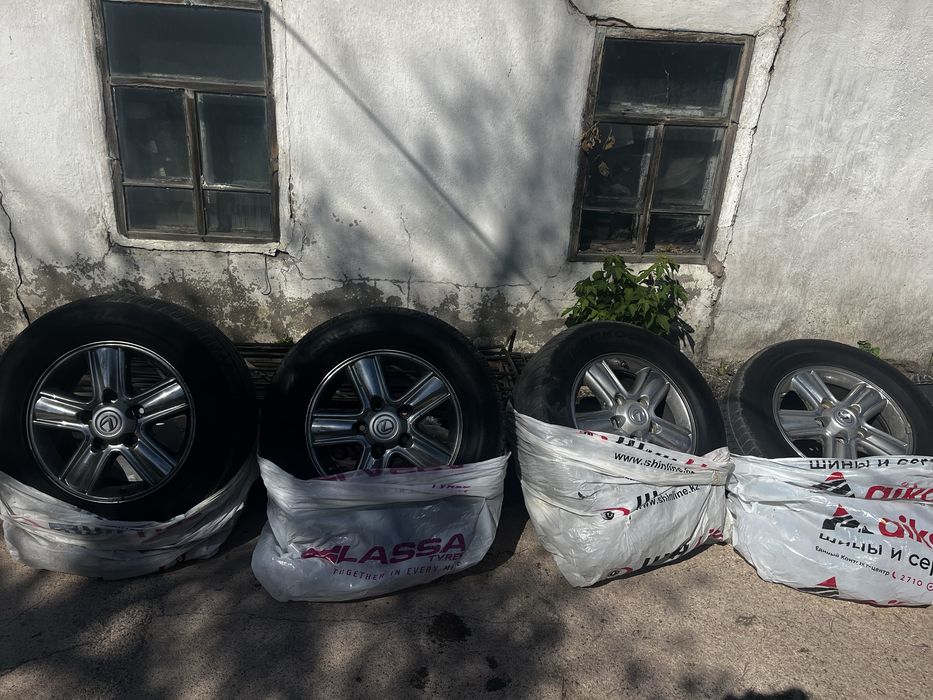 Продам диски с резиной лексус