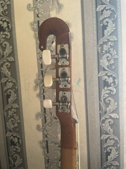 Qashqar rubob idealniy holatda