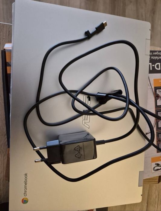 Leptop asus chromebook cx1 128gb 8gb ram