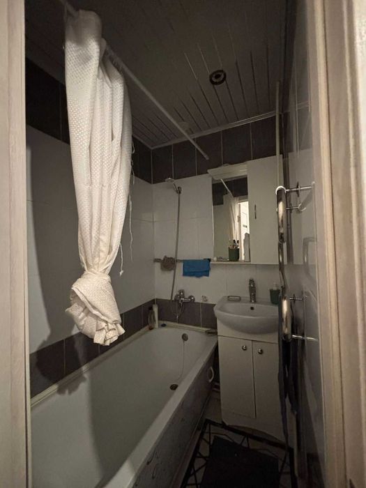 продам четырехкомнатную квартиру