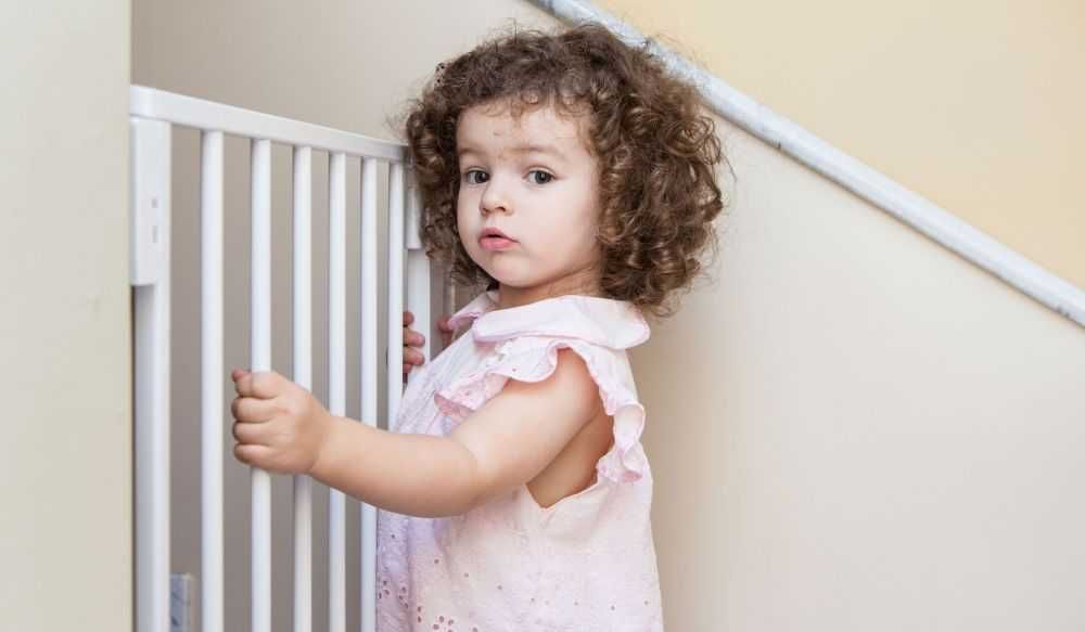 Предпазна преграда за деца и животни, Размери 74-132 см